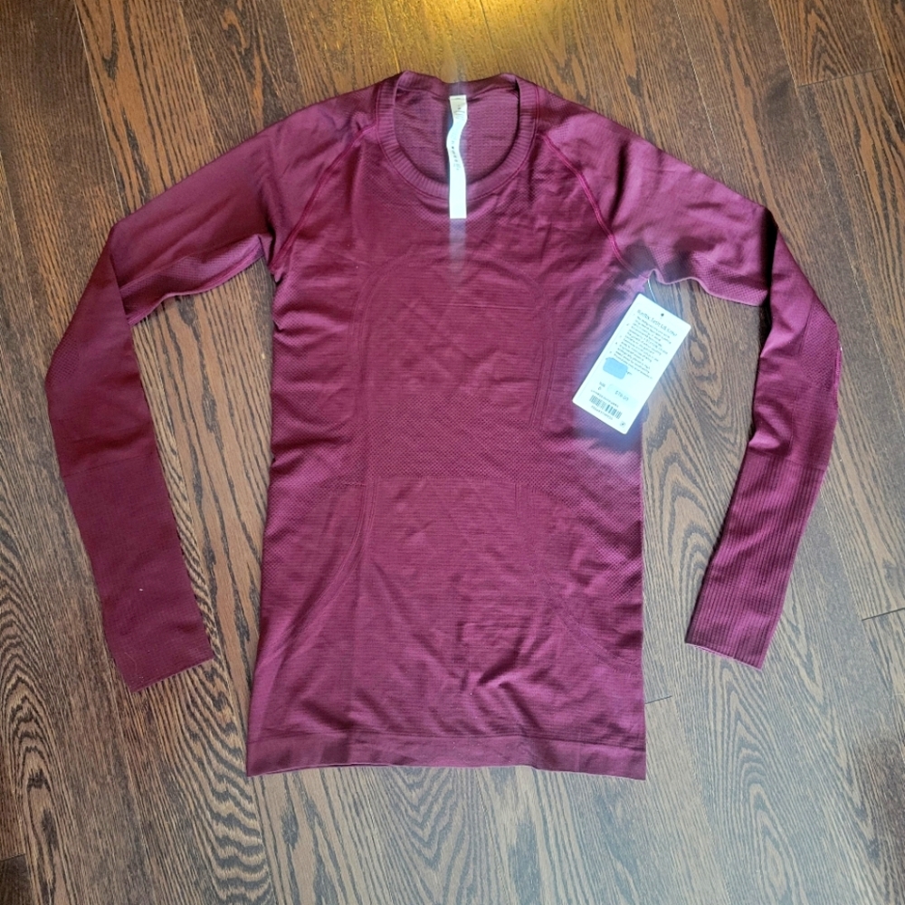 Lululrmon Swiftly Tech Long Sleeve Crew - Size 6